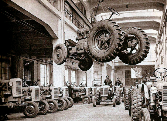 Model Z 25 byl vyvinut krátce po druhé světové válce, aby pomohl urychlit mechanizaci zemědělství. 